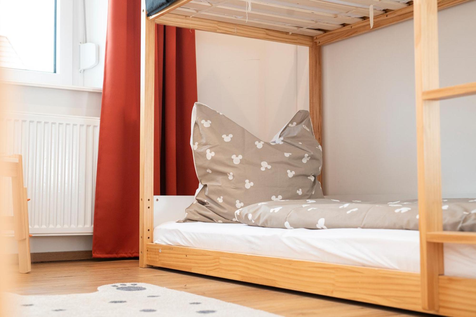 Bunter Hund Apartments - Zentrales Apartment, Parkplatz, Wintergarten, Kinderzimmer Ρότενμπουργκ  Εξωτερικό φωτογραφία