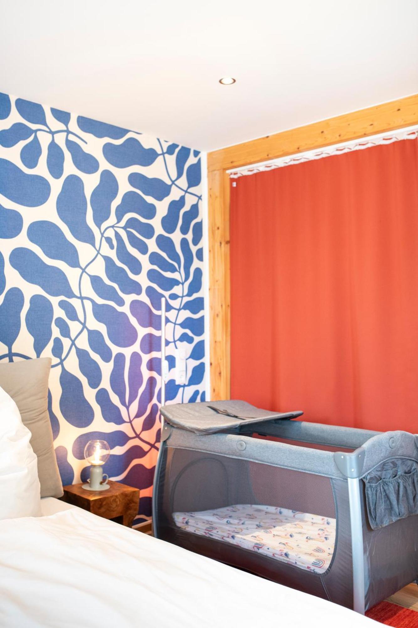 Bunter Hund Apartments - Zentrales Apartment, Parkplatz, Wintergarten, Kinderzimmer Ρότενμπουργκ  Εξωτερικό φωτογραφία
